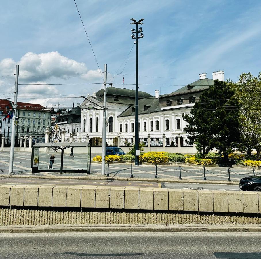 Next To The Presidential Palace Apartment Bratislava Ngoại thất bức ảnh